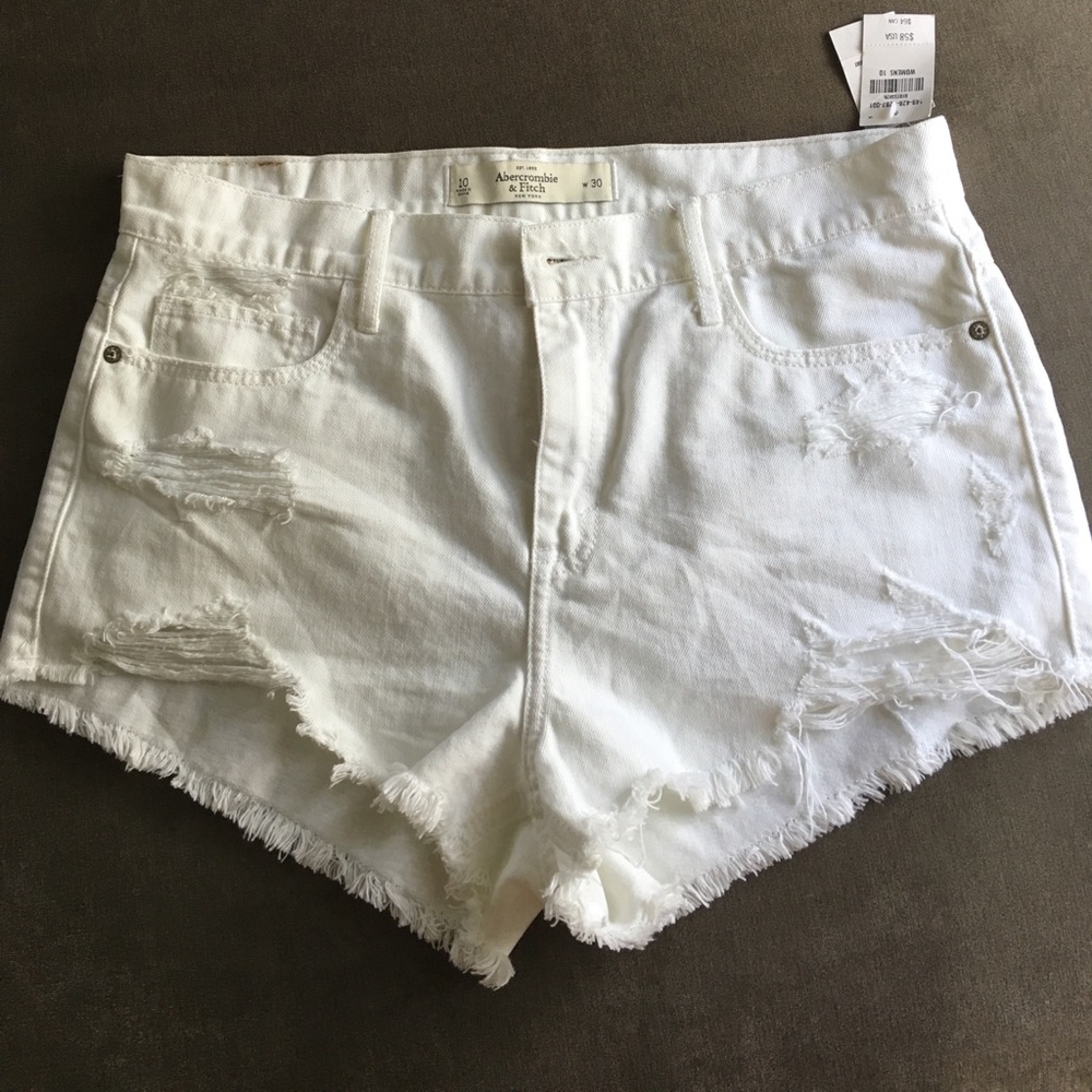 On hold for  ksiapkas Abercrombie/ Fitch shorts
