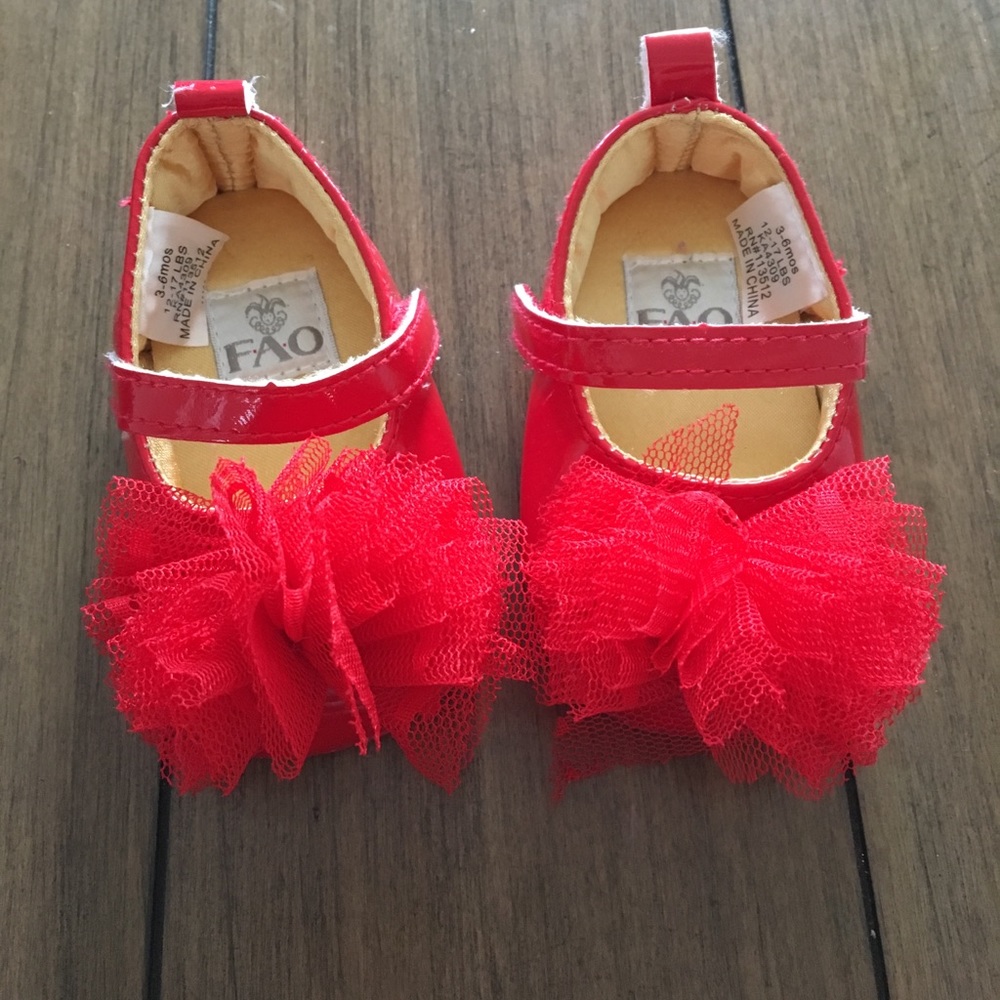 NWOT baby shoe