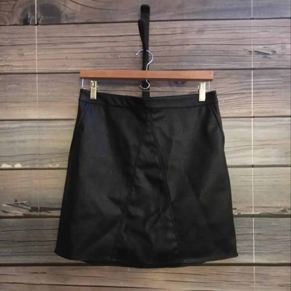 Bar III black leather skirt