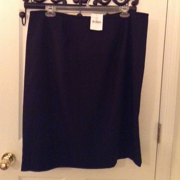 Skirt - Picture 2 of 5