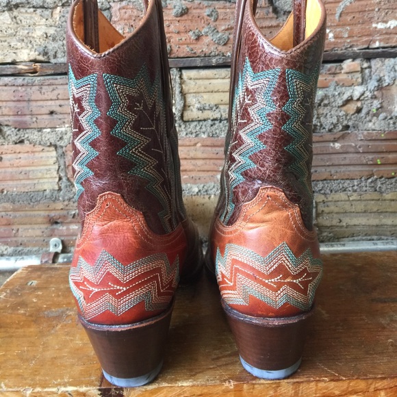 •FRYE• embroidered cowboy boots - Picture 4 of 6