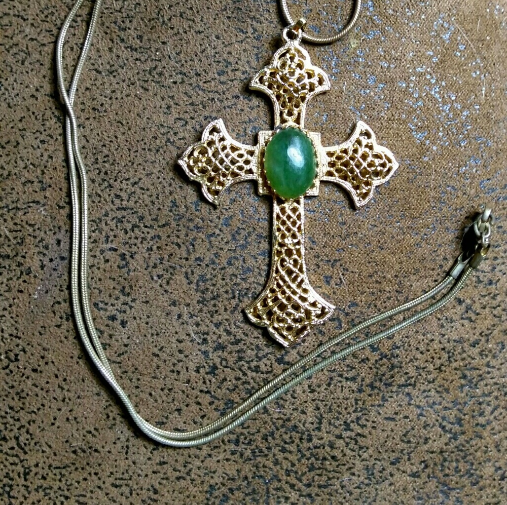 VINTAGE HOBE GOLDTONE FILIGREE CROSS NECKLACE