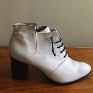 Joanne Stoker Light Gray Wood Heel Booties size 40