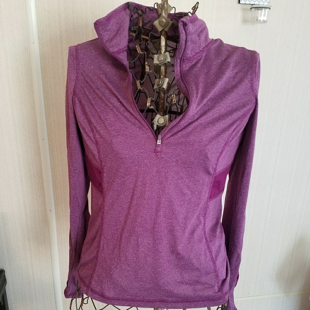 Danskin semi-fitted light pullover