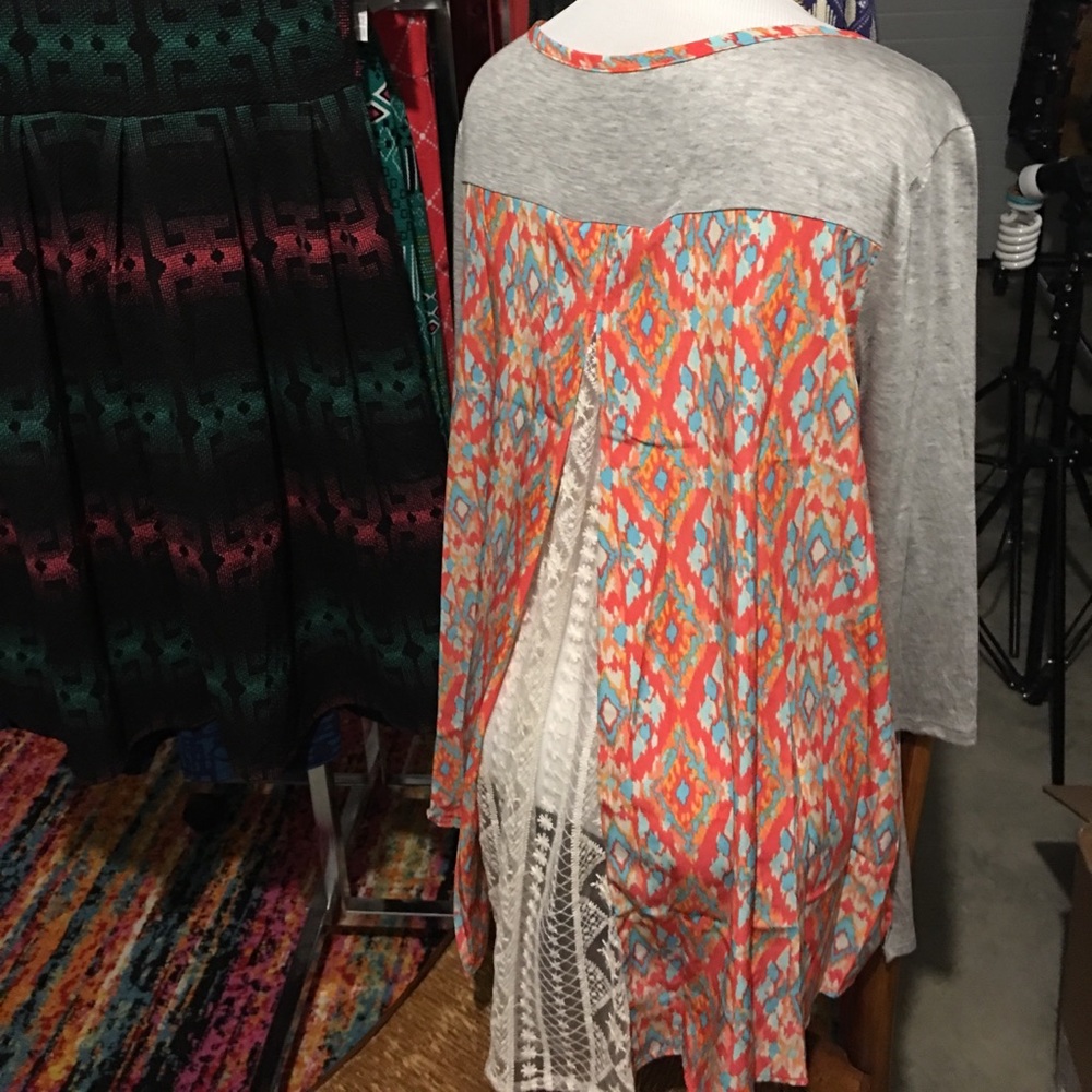NWOT Grace & Lace Soft Top with Peep-Back