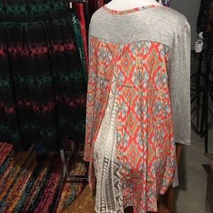 NWOT Grace & Lace Soft Top with Peep-Back