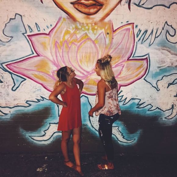 Meet your Posher, Taylor - Picture 1 of 1