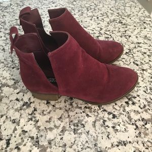 Suede wine colored 🍷 bootie