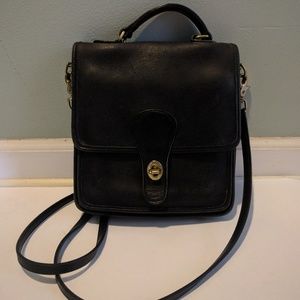Genuine vintage COACH station black leather purse