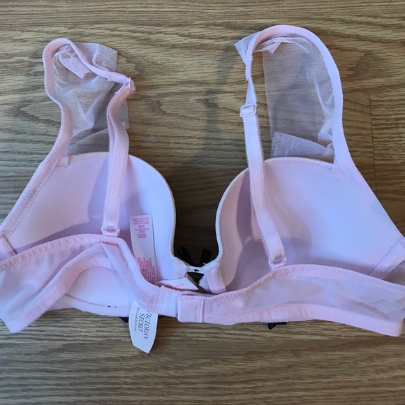 Victoria's Secret Bra - Picture 5 of 7