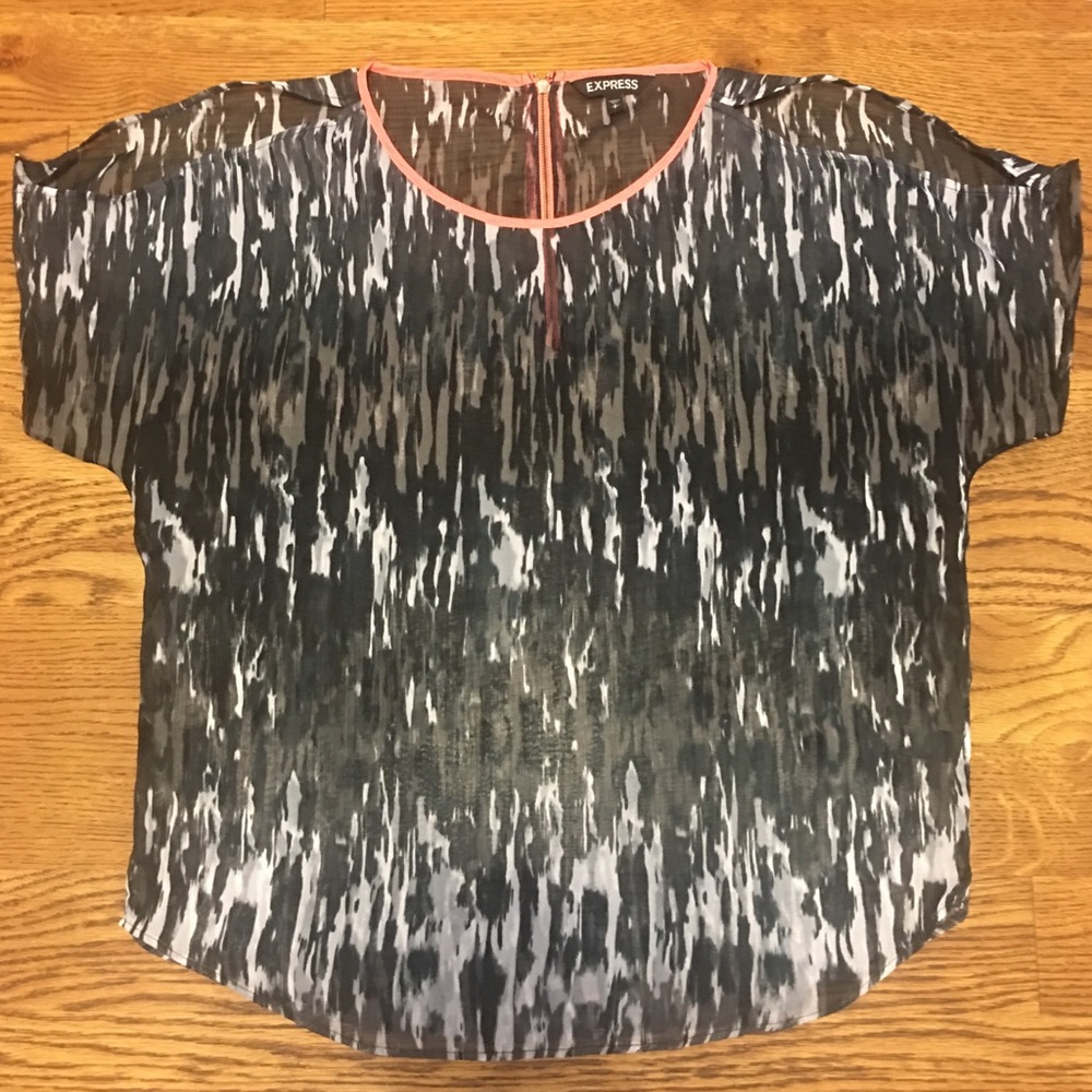 ❌SOLD❌ EUC Express Cold Shoulder Blouse