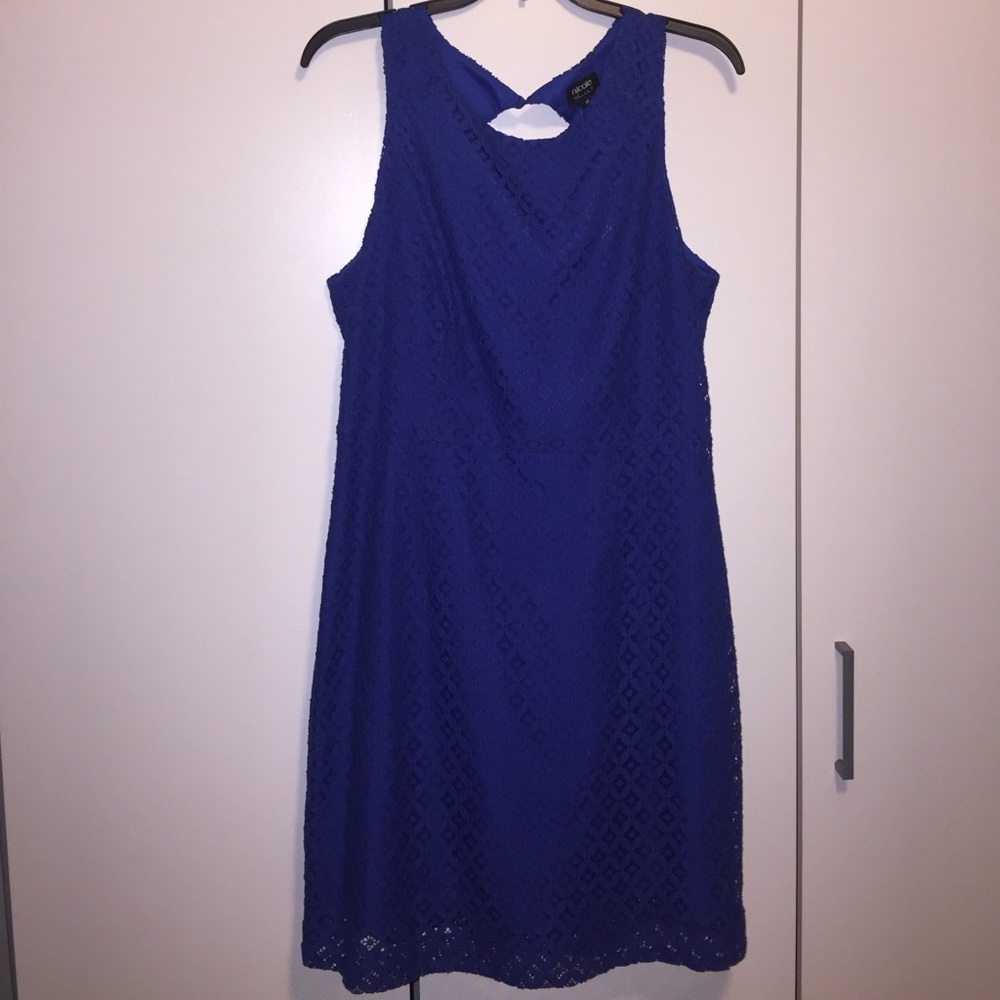 Nicole Miller Royal blue patterned lace dress!