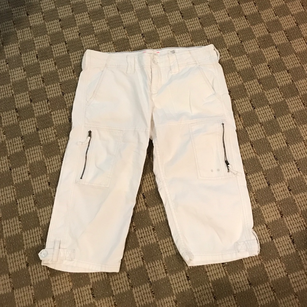 American eagle cargo capris. Size 6.