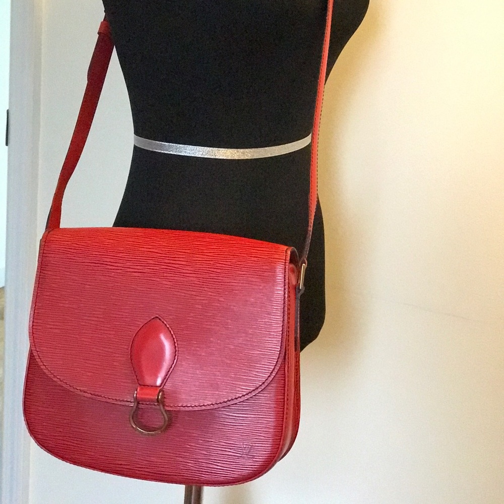 Authentic Vintage Red  LV EPI CAROUCHIERE GM Bag