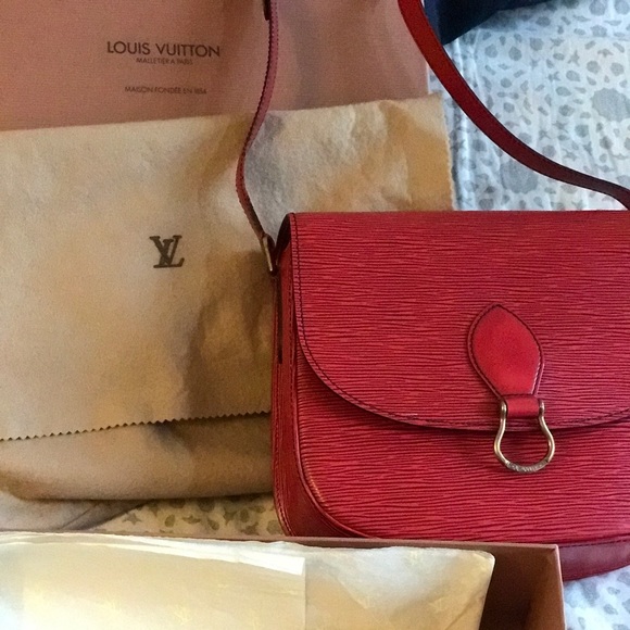Authentic Vintage Red  LV EPI CAROUCHIERE GM Bag - Picture 2 of 6