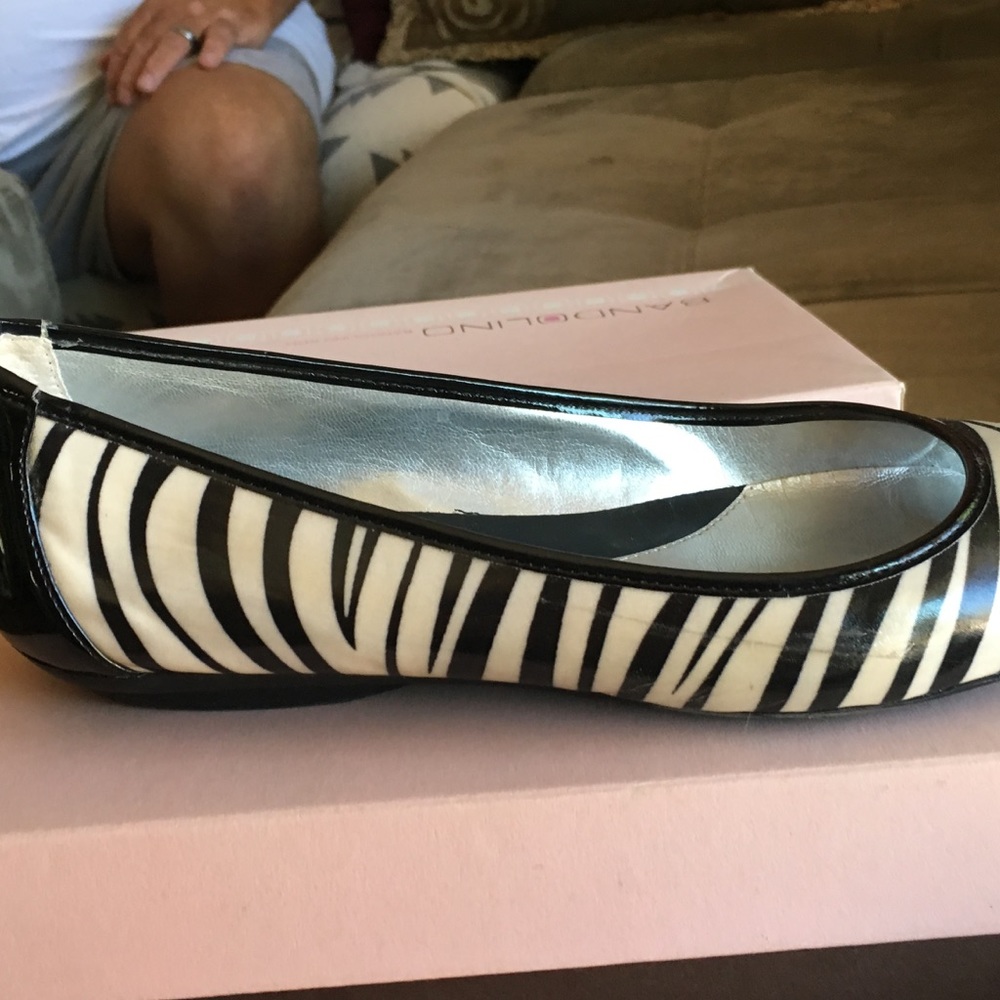 Flats - Picture 2 of 3