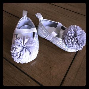 NWOT sequin Pom Pom baby shoe