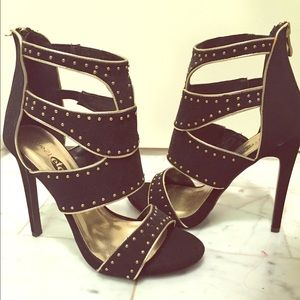 Donating 2/22 - Rue 21 Black and Gold Heels