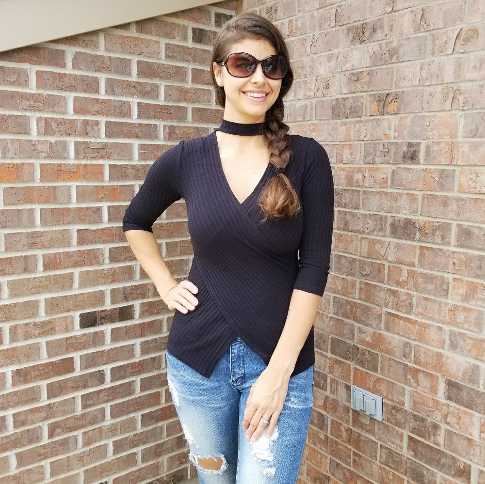 ▫️LAST▫️Flirty Choker Top/Sweater - Picture 3 of 5