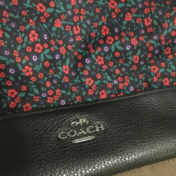 NWT Coach Ranch Floral Tote - Picture 3 of 6
