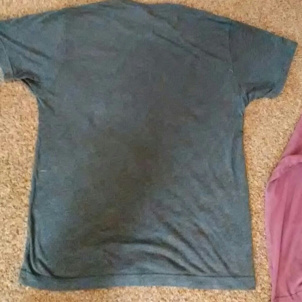 T-Shirt - Picture 2 of 2