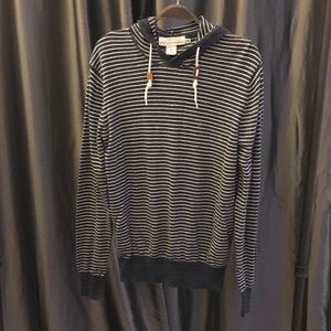 Pullover V-neck Lightweight Sweater