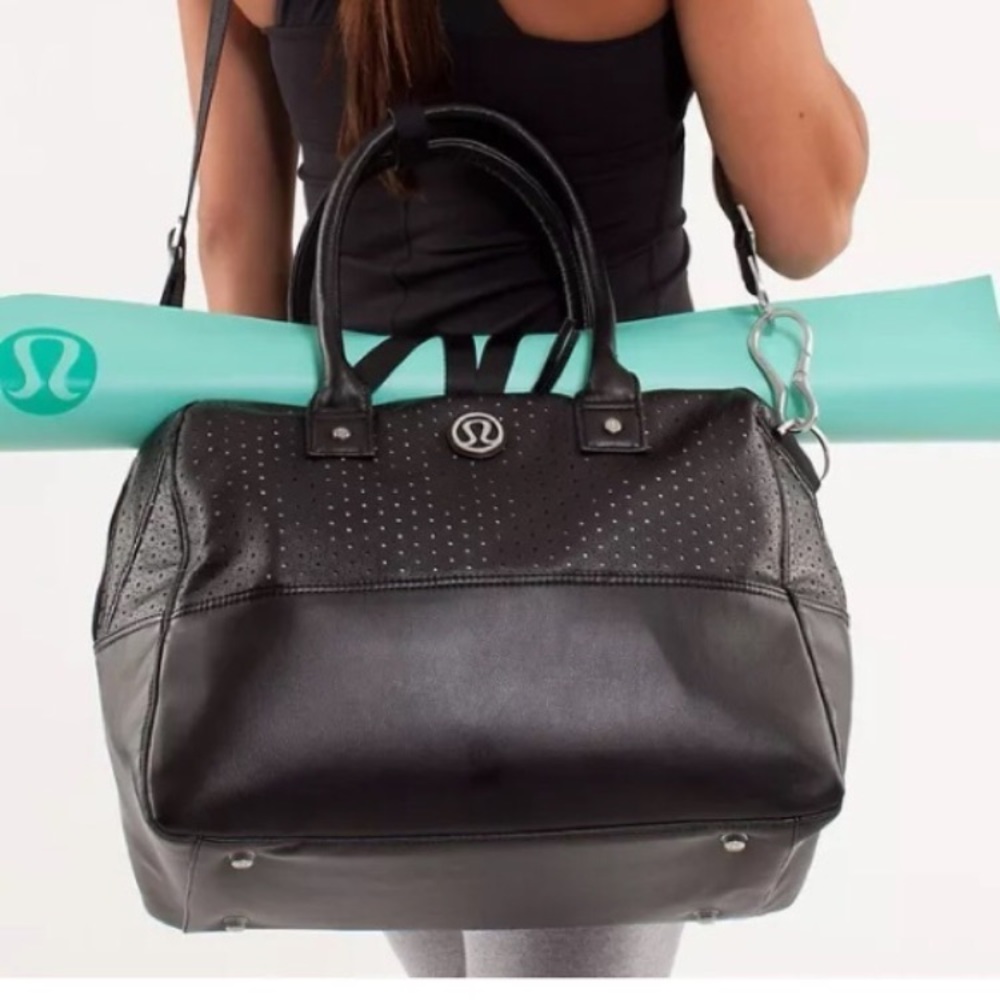 Lululemon daily gym bag in black