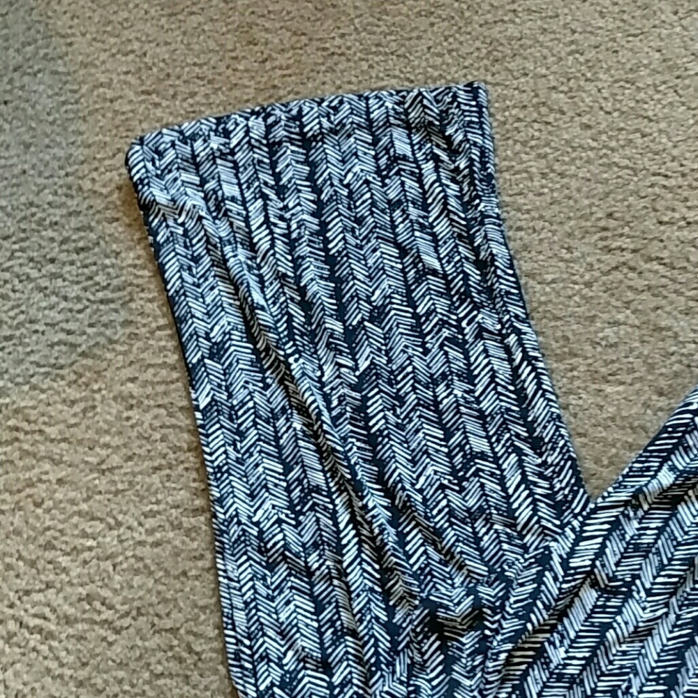Pants 🎈🎈 - Picture 3 of 5