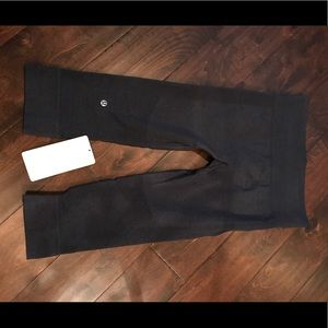 Lululemon Seamlessly Street Crop