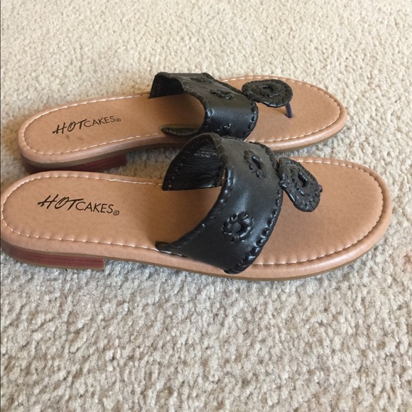 Jack Rogers Look-a-like - Picture 2 of 3