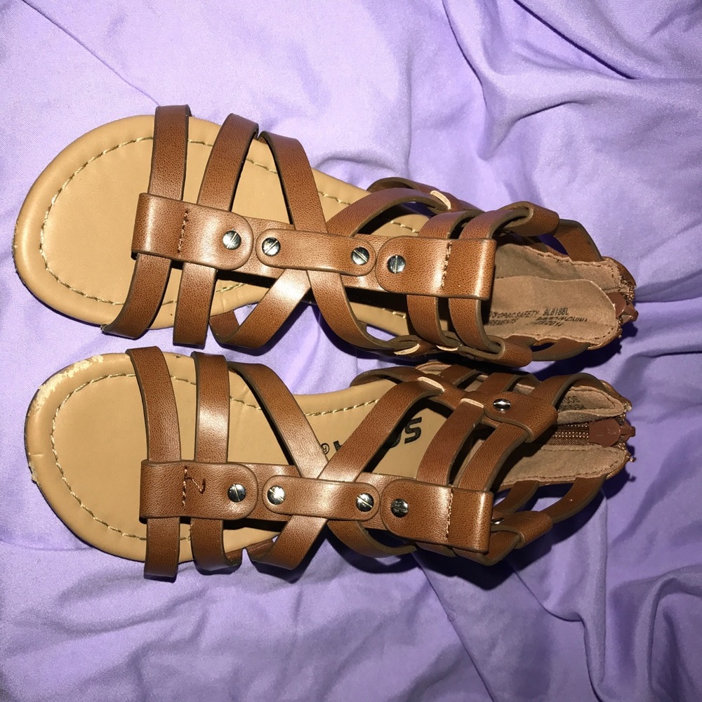 Gently Worn Girls Gladiator Sandals