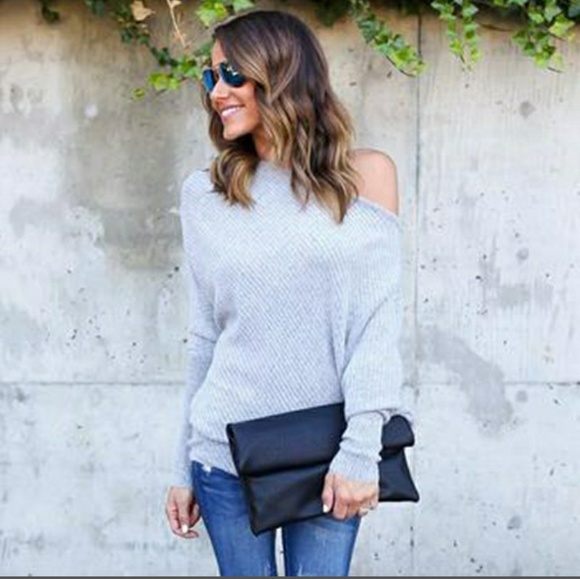 ❌SOLD❌ Gray knit off shoulder top, sz small - Picture 2 of 5