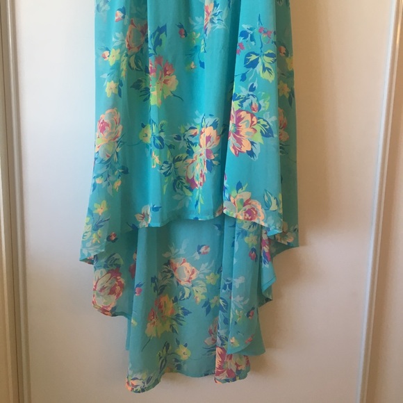 Cute, vibrant sundress! Perfect for summer! - Picture 3 of 3
