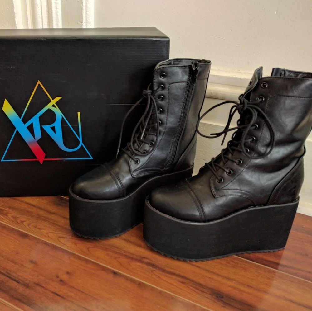 YRU Tanq Platform Boots