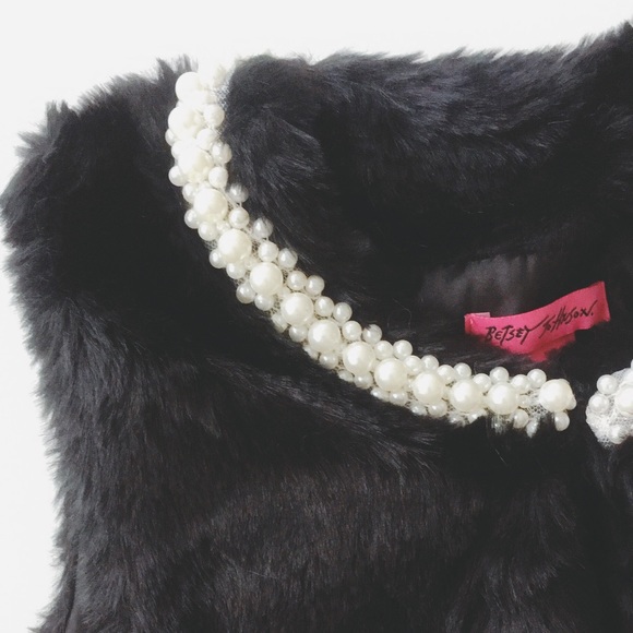 LOWEST ❗️5⭐️NWT Betsey Johnson faux fur vest - Picture 3 of 5