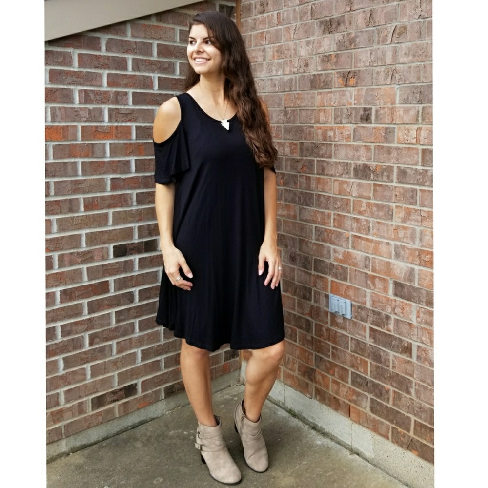 ▫️SOLD OUT▫️CLEARANCE▫️Cold Shoulder Dress - Picture 3 of 5