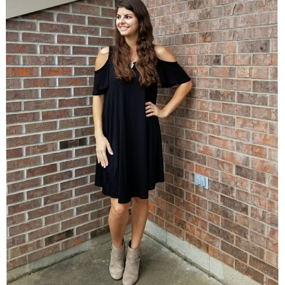 ▫️SOLD OUT▫️CLEARANCE▫️Cold Shoulder Dress - Picture 2 of 5