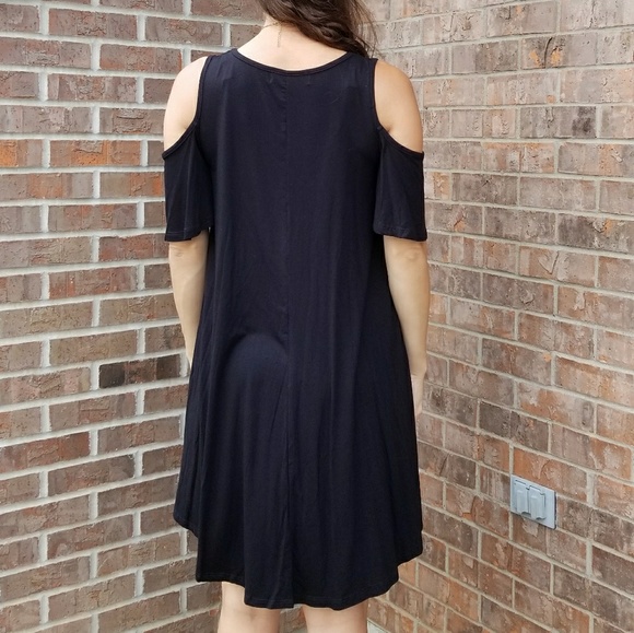 ▫️SOLD OUT▫️CLEARANCE▫️Cold Shoulder Dress - Picture 4 of 5