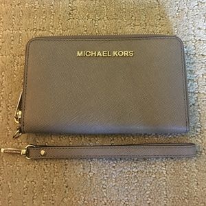Michael Kors Jet Set Travel Wristlet