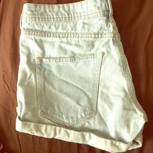 Blue-washed denim short shorts