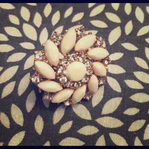 Oversized ring, cream, clear gemstones, gold tone