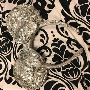 Original Disney ears! 10$