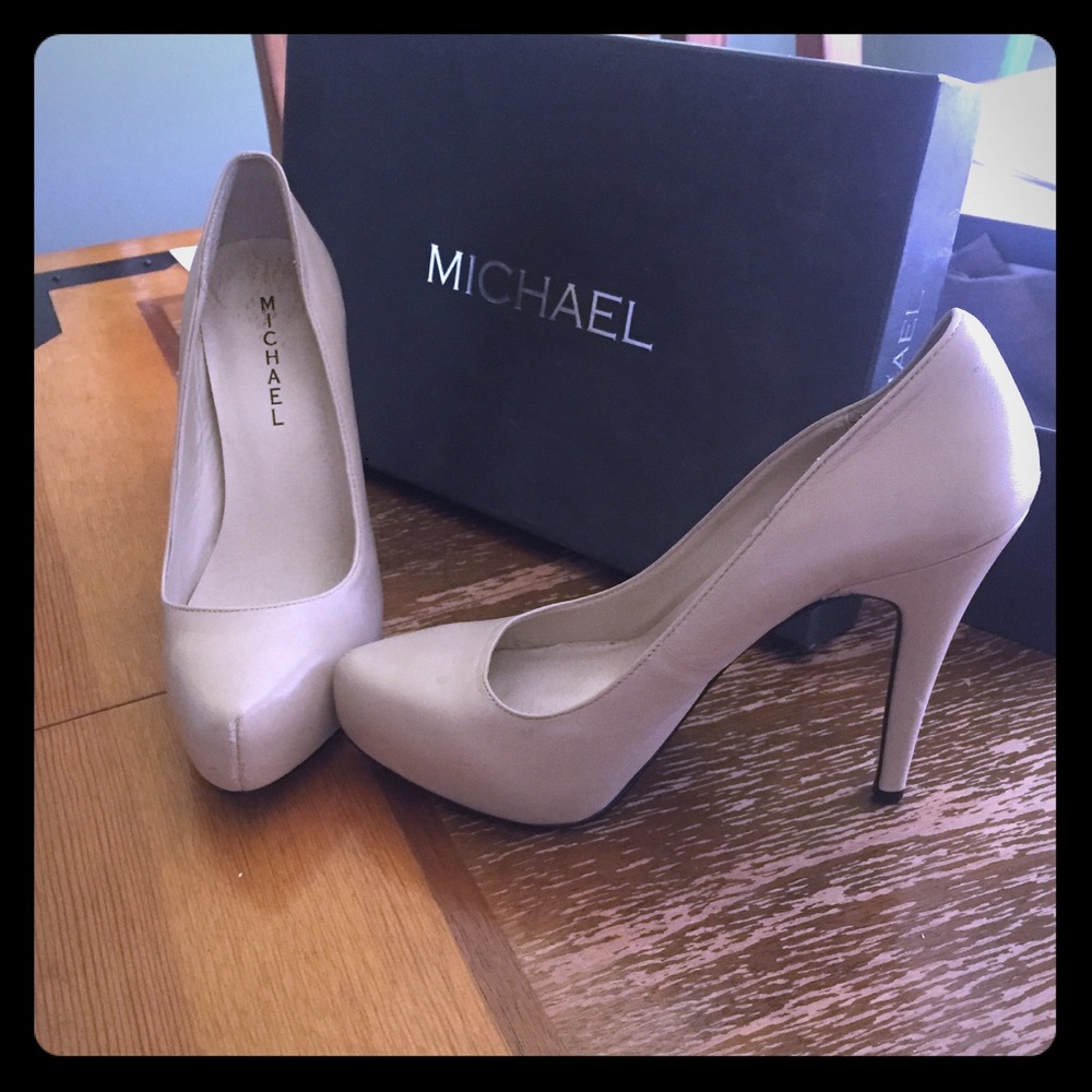Michael cream high heeled pumps