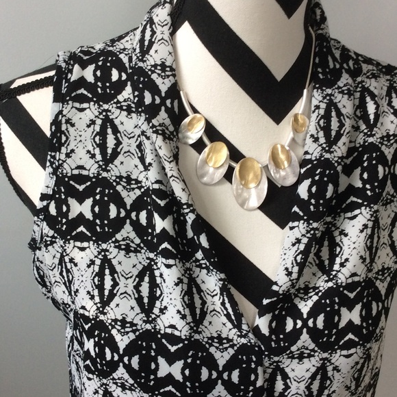 Olive & Oak Top - Picture 2 of 5