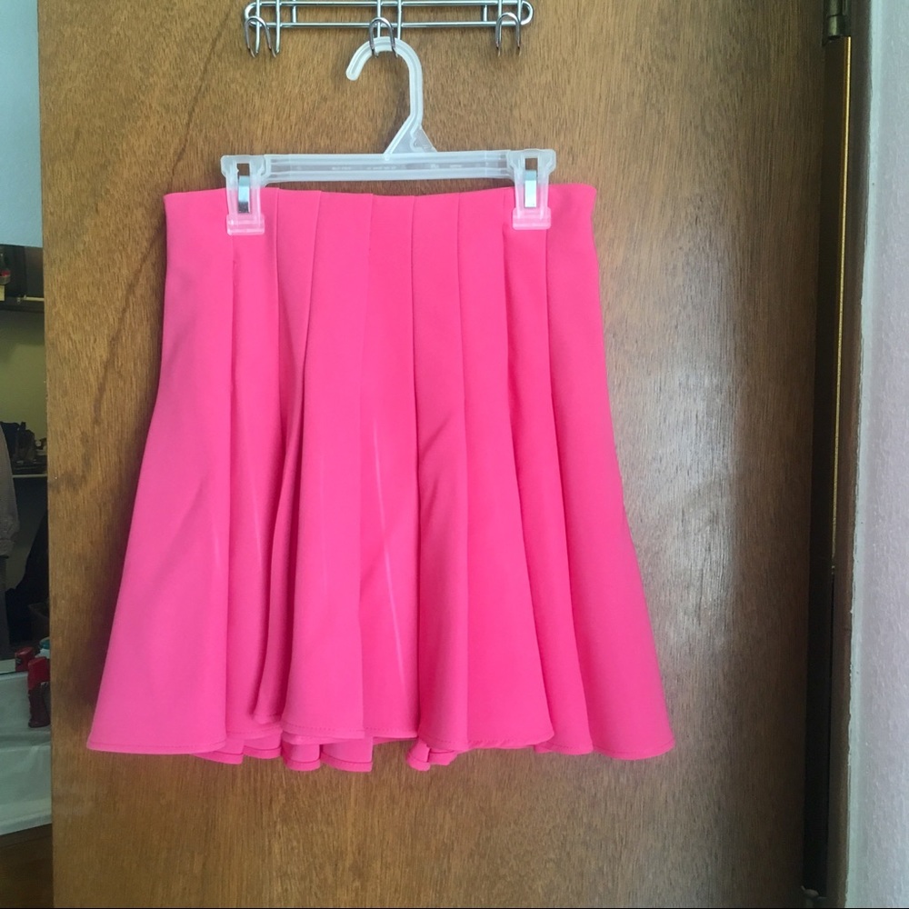 Flirty mini skater skirt from H&M