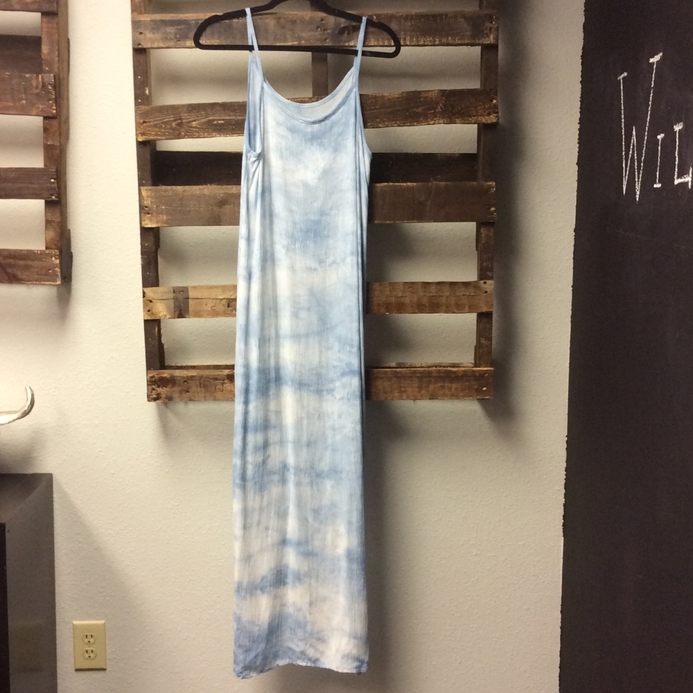 NWT Pretty Blue Maxi - Picture 3 of 8