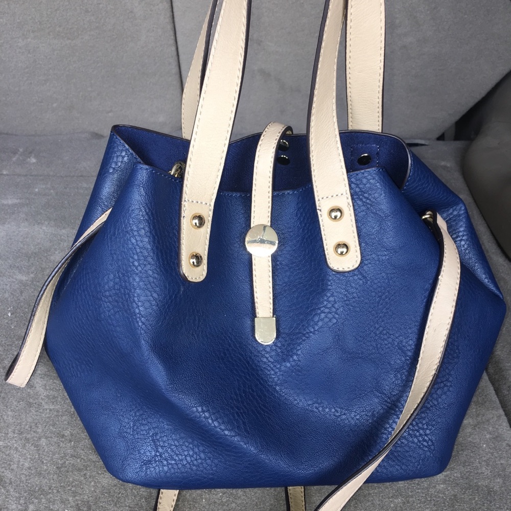 ❌SOLD❌ navy purse