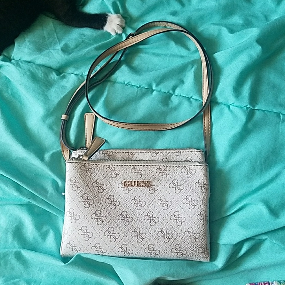 ! SOLD !Guess crossbody purse