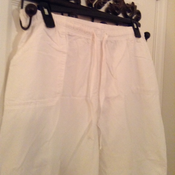 "SOLD" 100% Cotton by Laura Scott - Picture 2 of 3