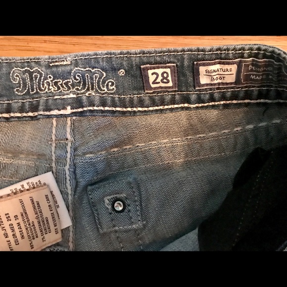 Ladies Miss Me Jeans - Picture 2 of 5